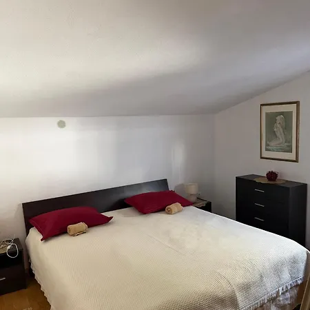 House Aria Apartman *